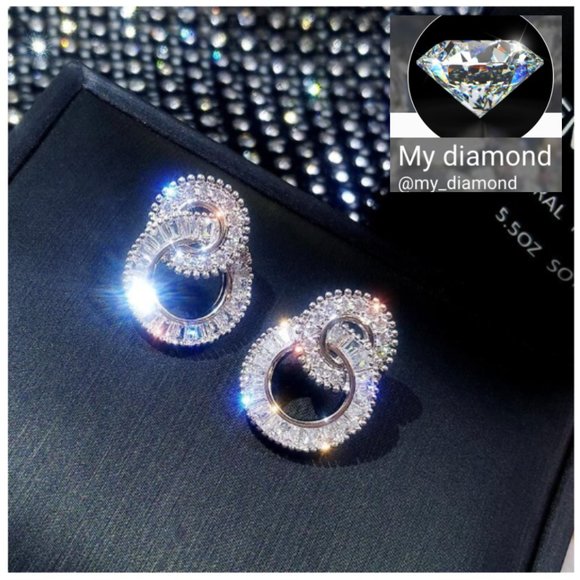 Jewelry - NEW 18K White Gold Diamond Double Circle Earrings